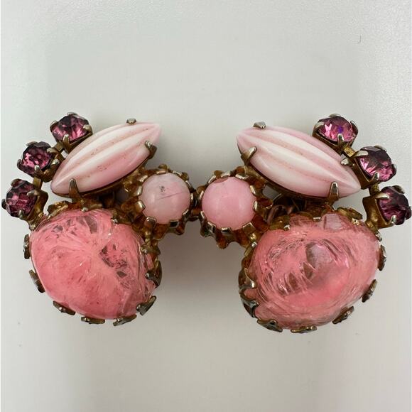 1950s 1960s vintage high end gold tone pink glass lucite beaded clip on earrings - Picture 2 of 8
